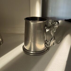 19 OZ ENGLISH PEWTER HIGH POLISHED LION HANDLE TANKARD by PINDER BROTHERS